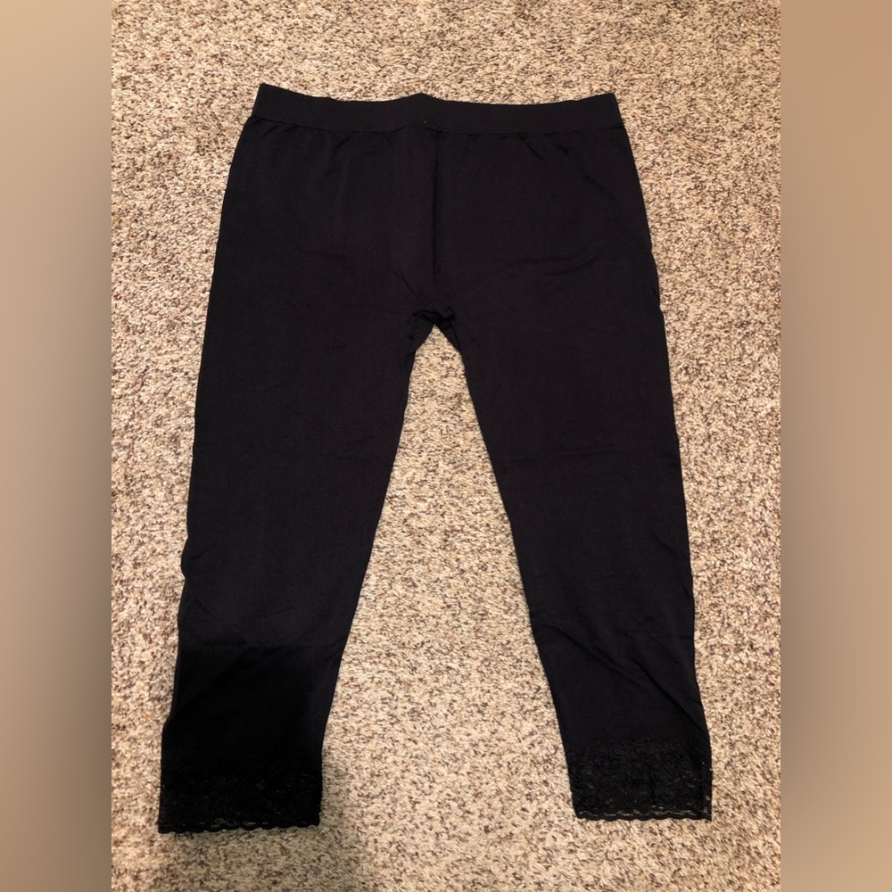 Capri leggings with lace trim - Picture 6 of 6
